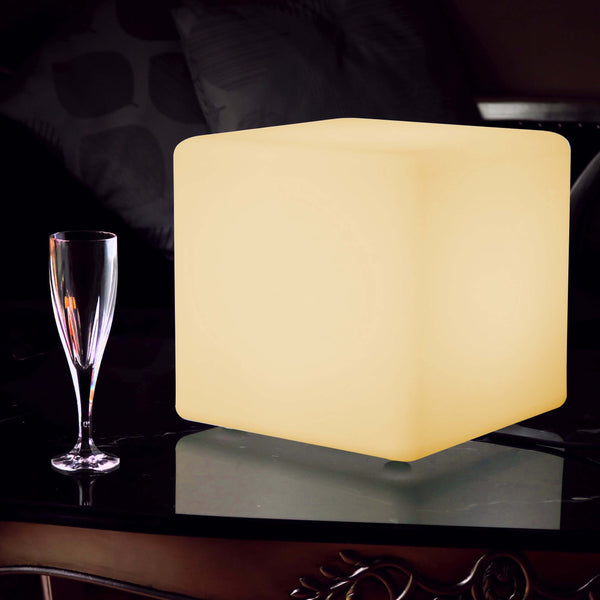 Modern bordslampa för lounge sovrum, 30cm kub, LED E27 varmvit
