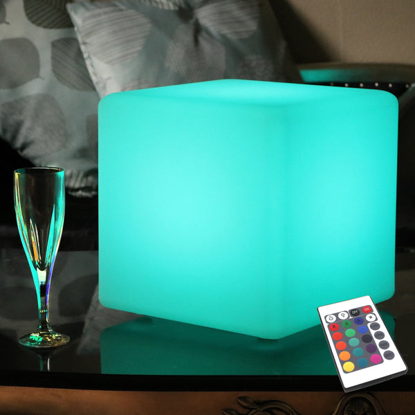 Trådlös bordslampa, lysande LED-kub 30cm, utomhuslampa
