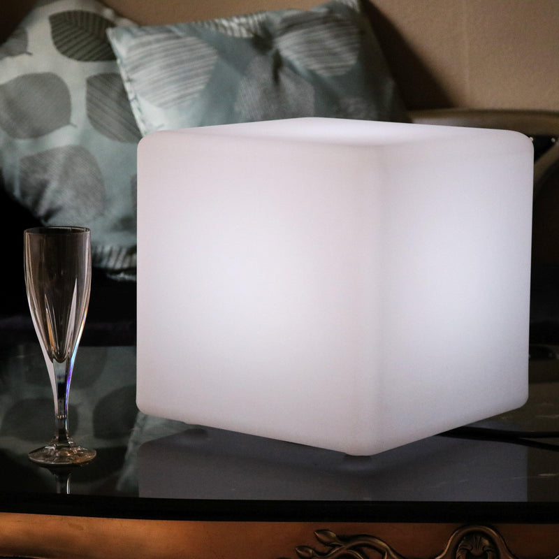 Bordslampa, nätström, LED-kub med fjärrkontroll, 30 x 30 cm